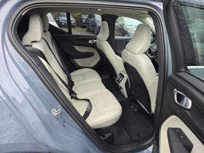2023 Volvo XC40 Plus Bright Theme