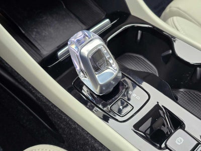 2023 Volvo XC40 Plus Bright Theme