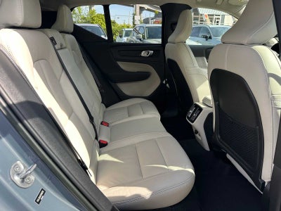 2023 Volvo XC40 Plus Dark Theme
