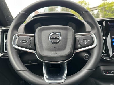 2023 Volvo XC40 Plus Dark Theme
