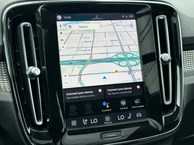 2023 Volvo XC40 Plus Dark Theme