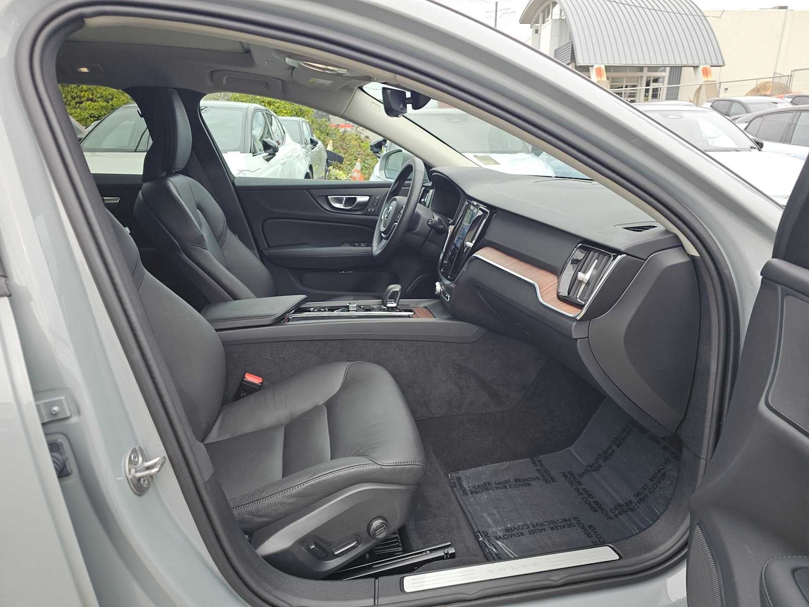 2025 Volvo V60 Cross Country Plus