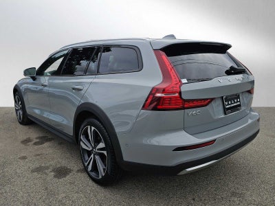 2025 Volvo V60 Cross Country Plus