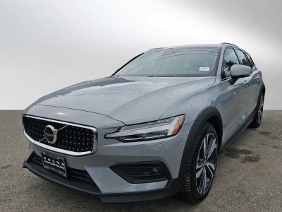 2025 Volvo V60 Cross Country Plus