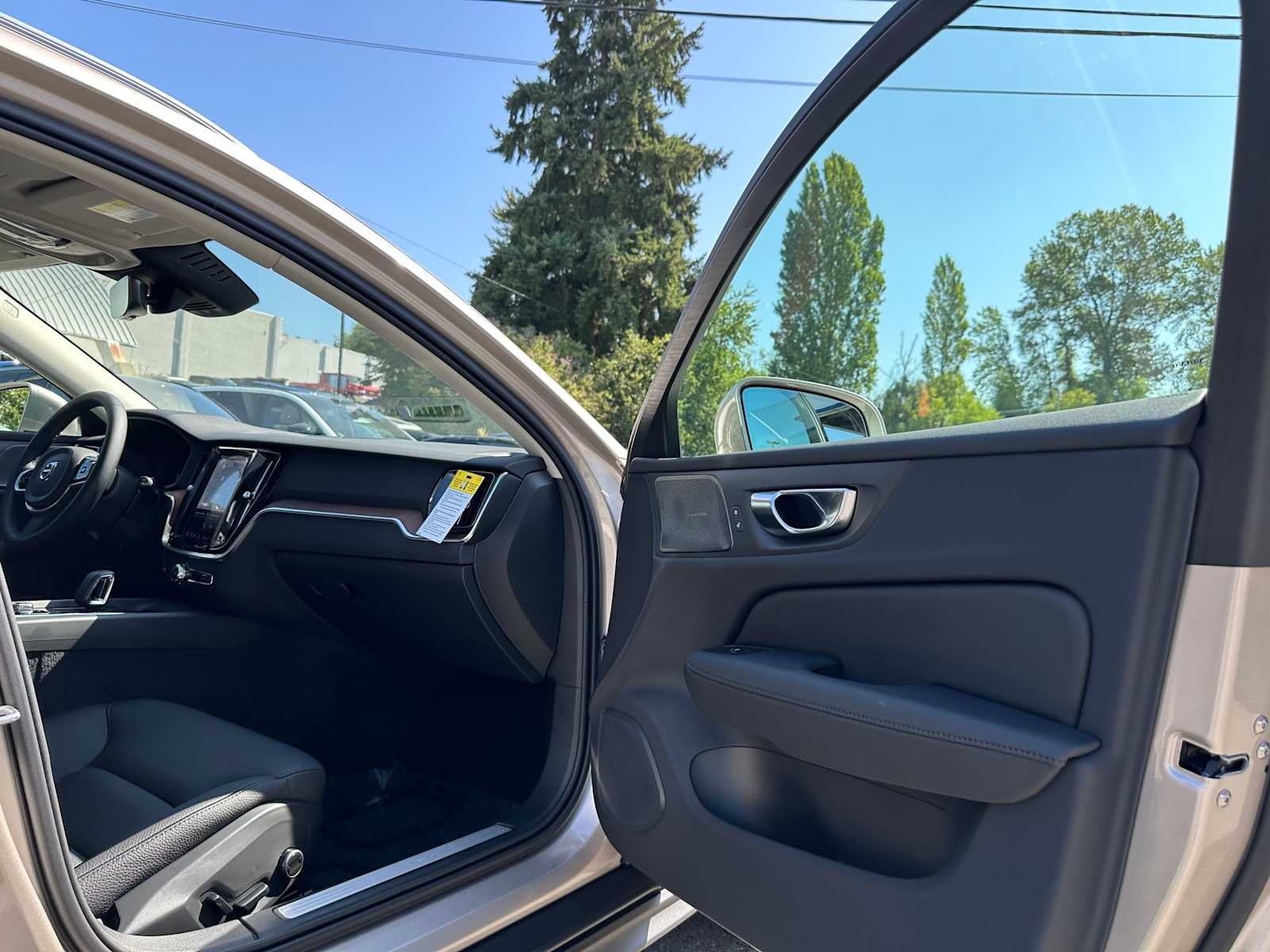 2026 Volvo V60 Cross Country Plus