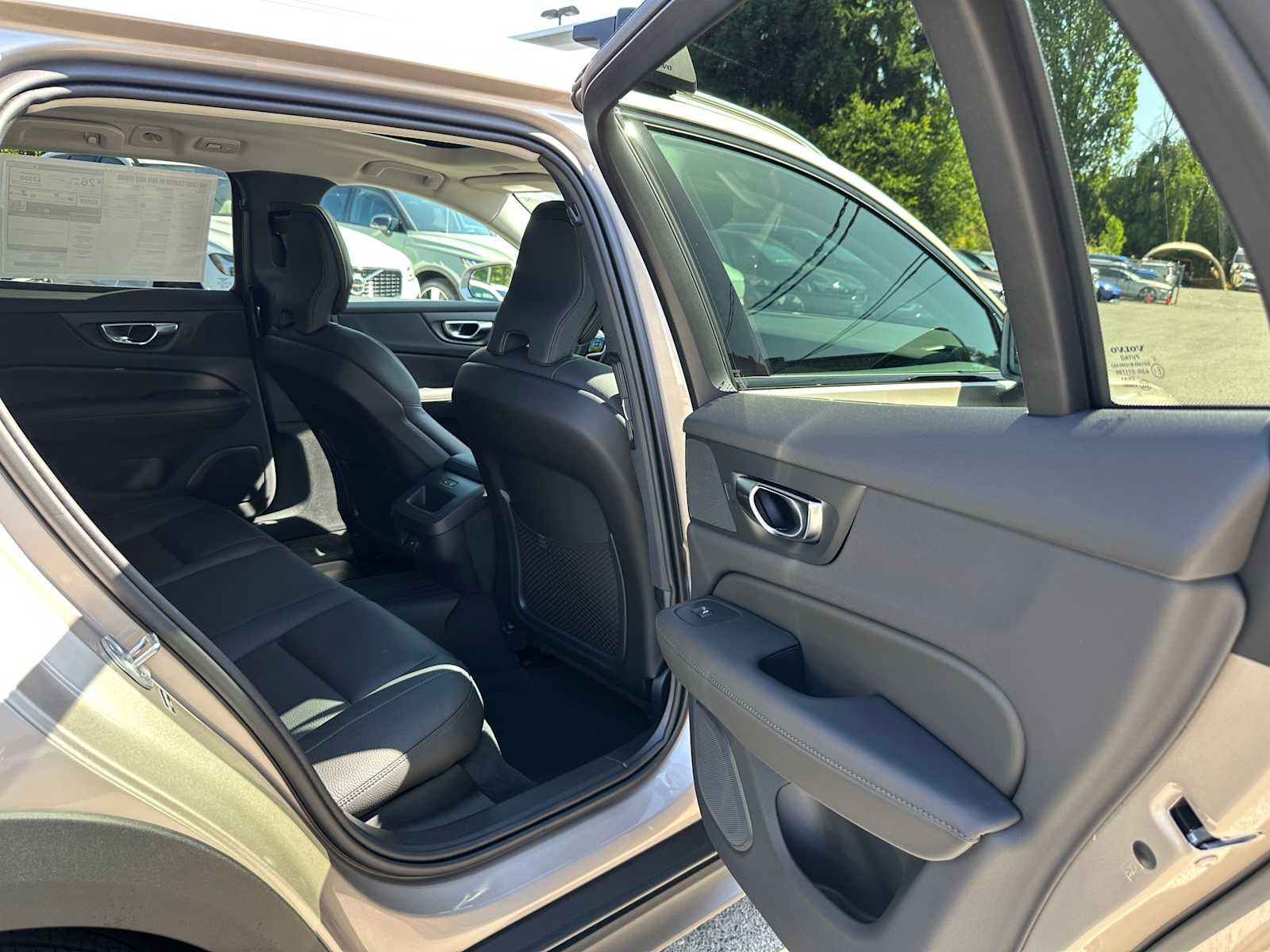 2026 Volvo V60 Cross Country Plus