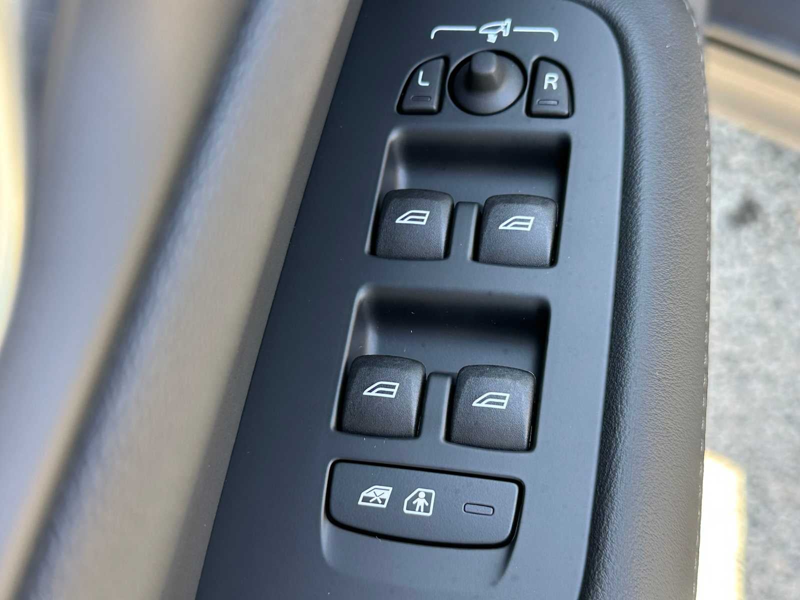 2026 Volvo V60 Cross Country Plus