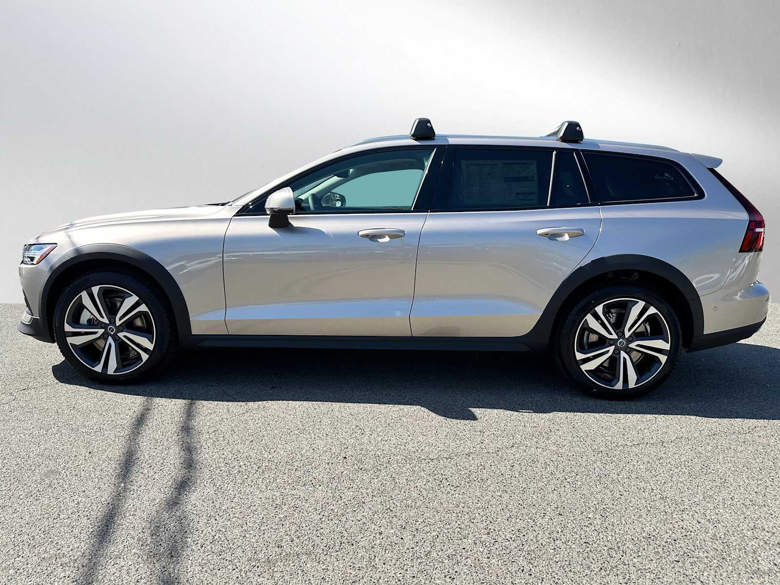 2026 Volvo V60 Cross Country Plus