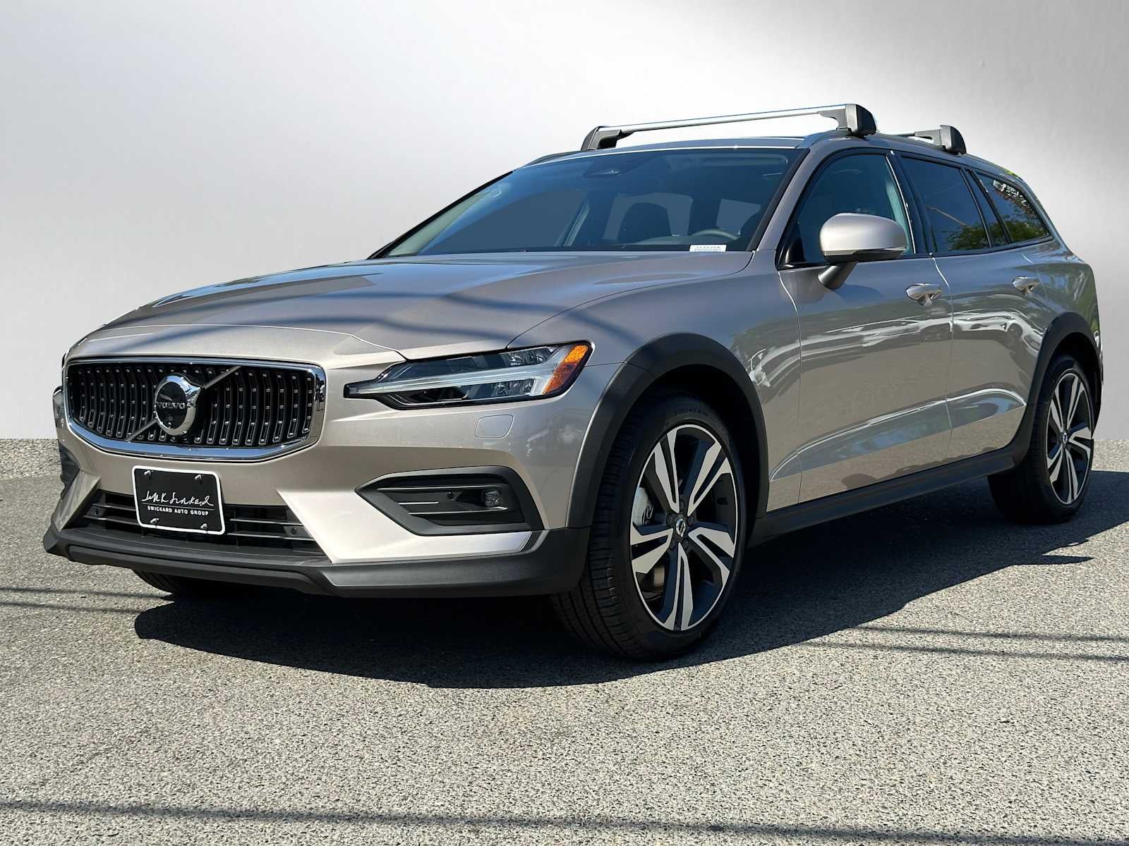 2026 Volvo V60 Cross Country Plus