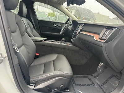 2025 Volvo V60 Cross Country Plus