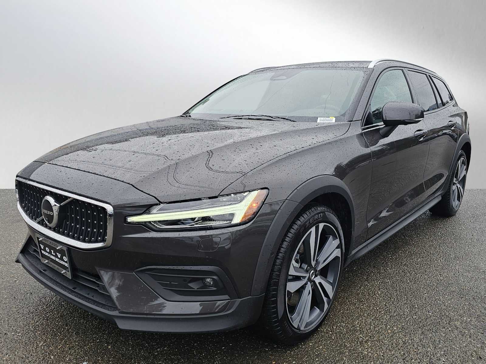 2025 Volvo V60 Cross Country Plus
