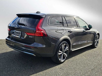 2025 Volvo V60 Cross Country Plus