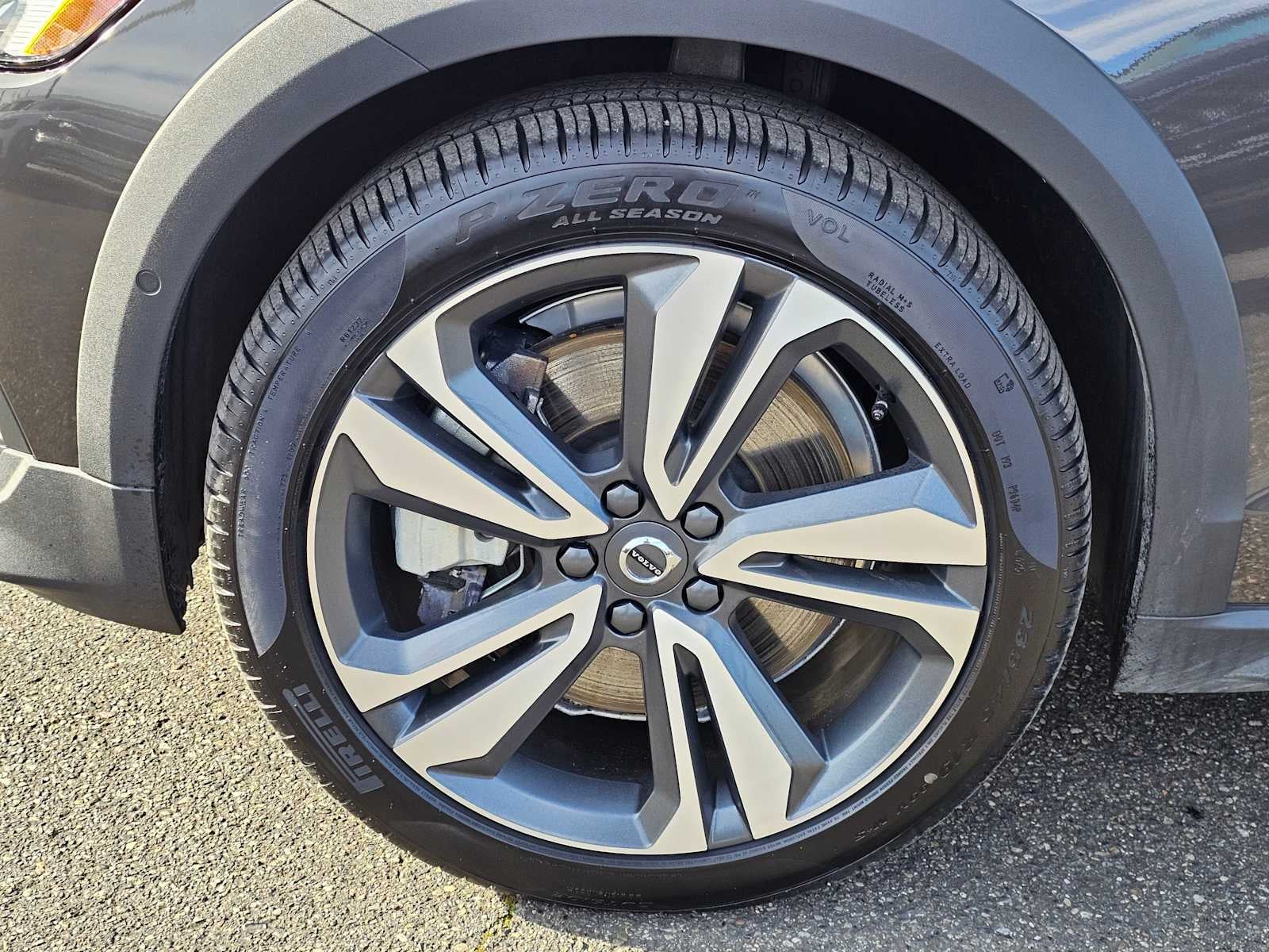 2025 Volvo V60 Cross Country Plus