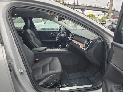 2025 Volvo V60 Cross Country Plus