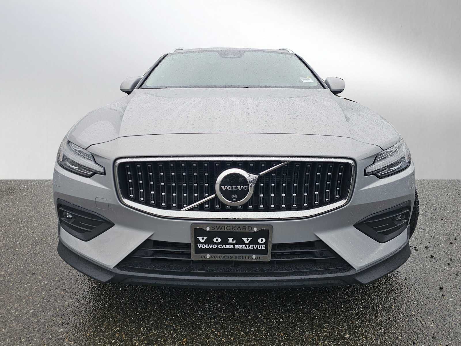 2025 Volvo V60 Cross Country Plus