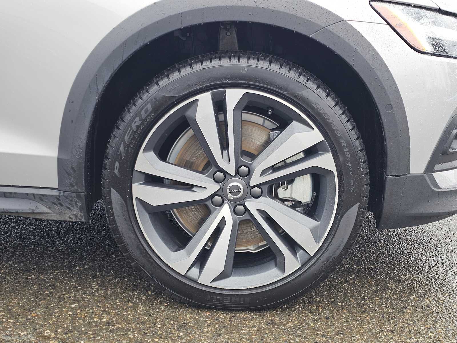 2025 Volvo V60 Cross Country Plus