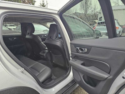 2025 Volvo V60 Cross Country Plus