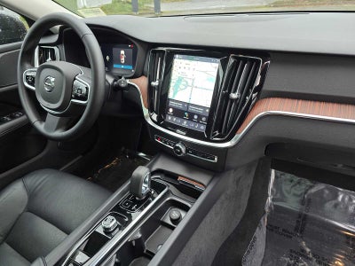 2025 Volvo V60 Cross Country Plus