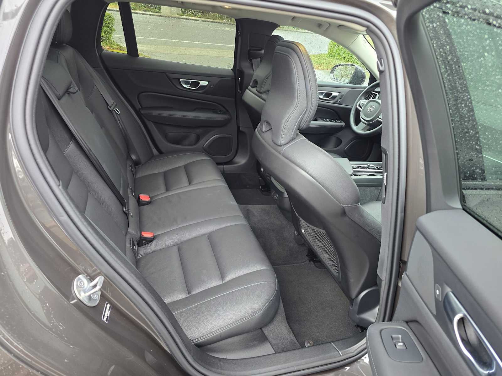 2025 Volvo V60 Cross Country Plus