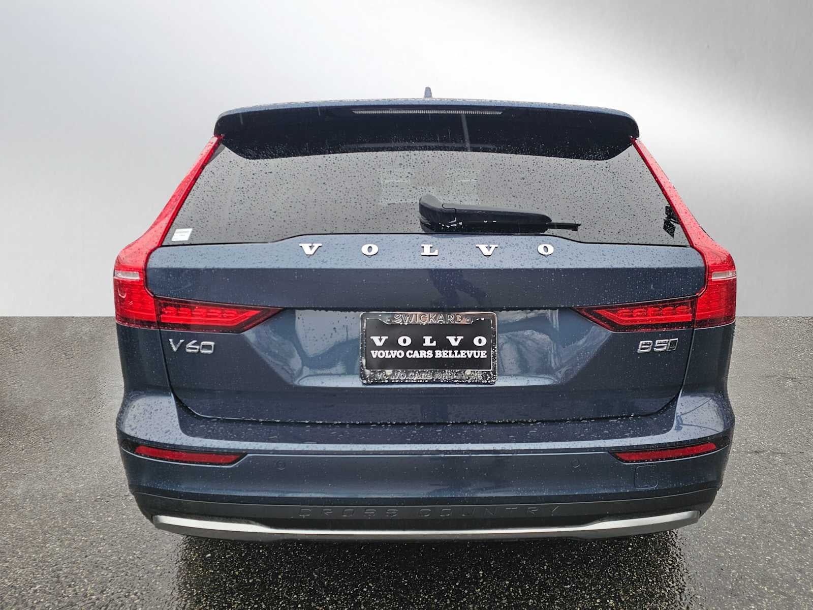 2025 Volvo V60 Cross Country Plus