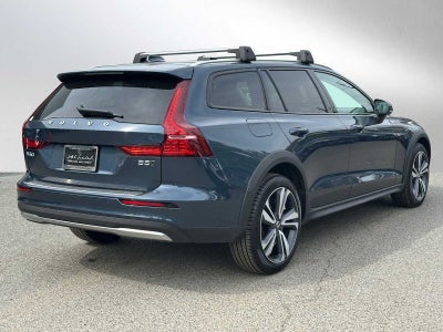 2026 Volvo V60 Cross Country Plus
