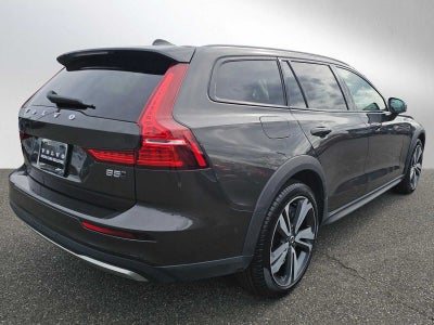 2025 Volvo V60 Cross Country Plus