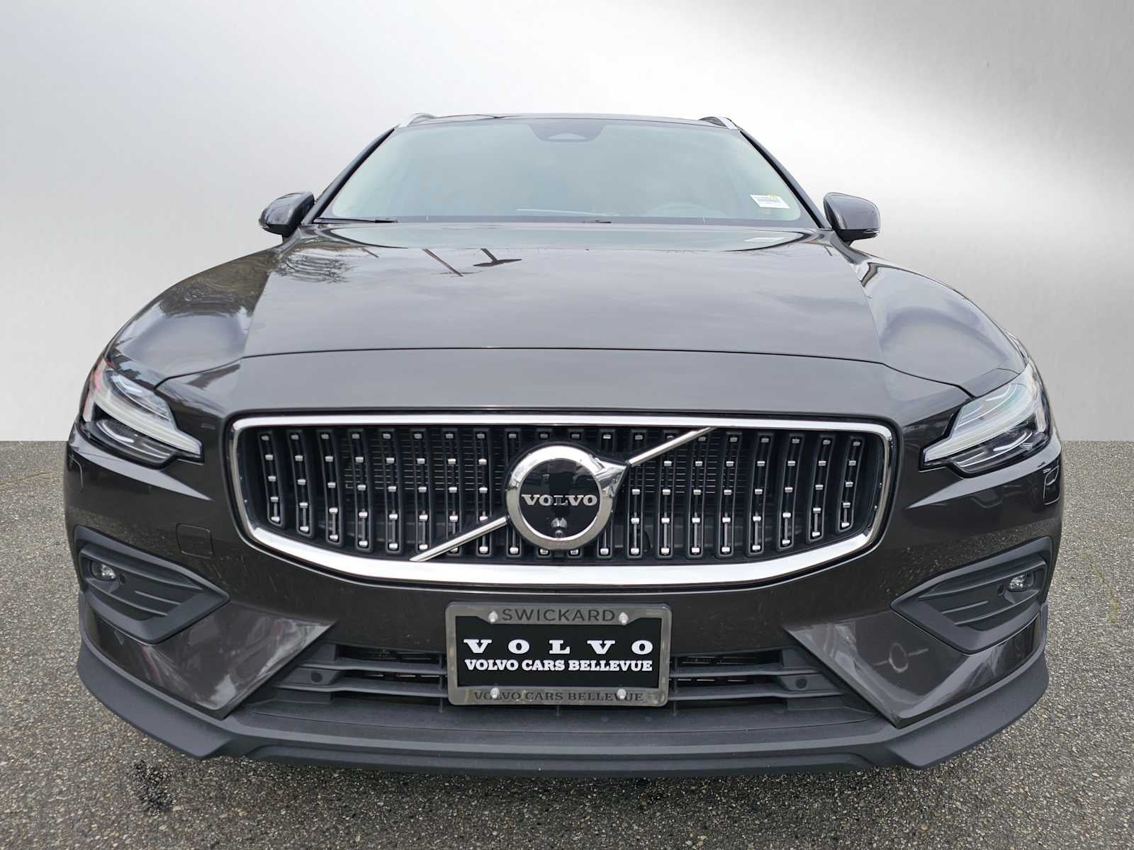2025 Volvo V60 Cross Country Plus