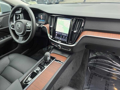 2025 Volvo V60 Cross Country Plus