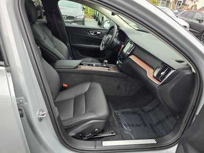 2025 Volvo V60 Cross Country Plus