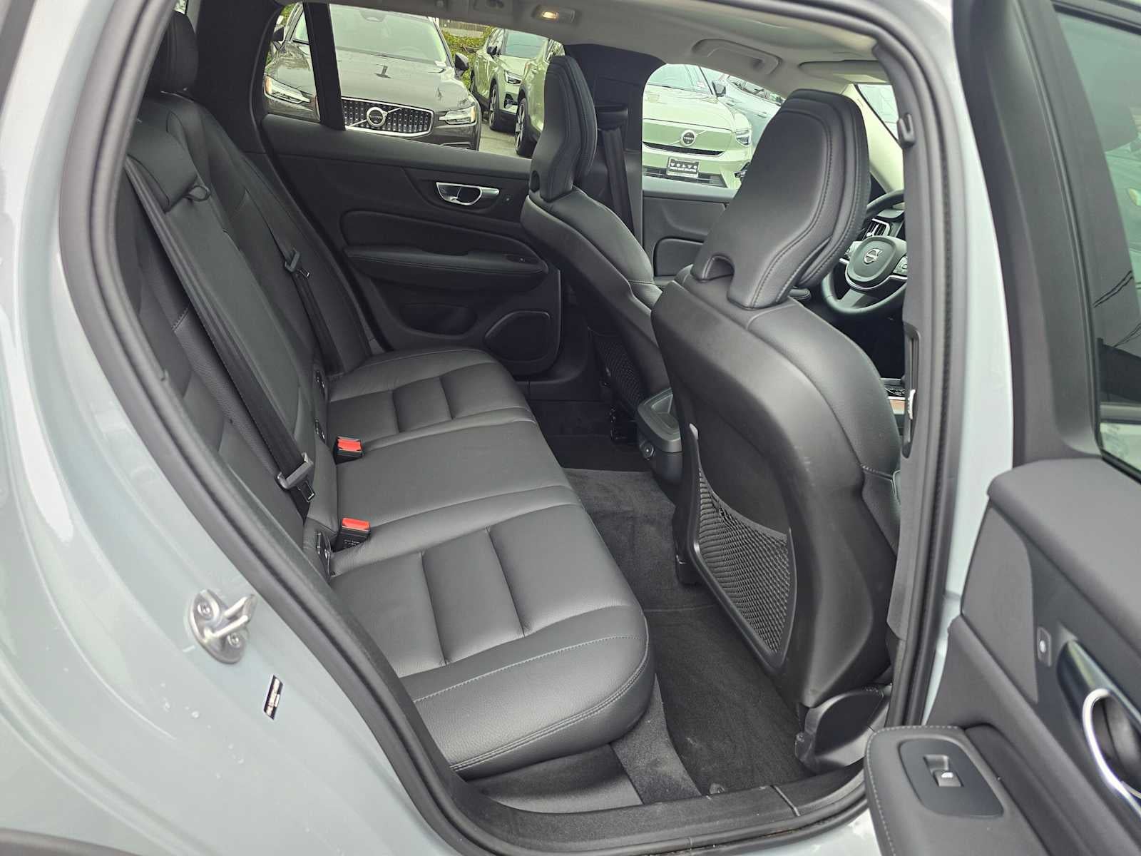 2025 Volvo V60 Cross Country Plus