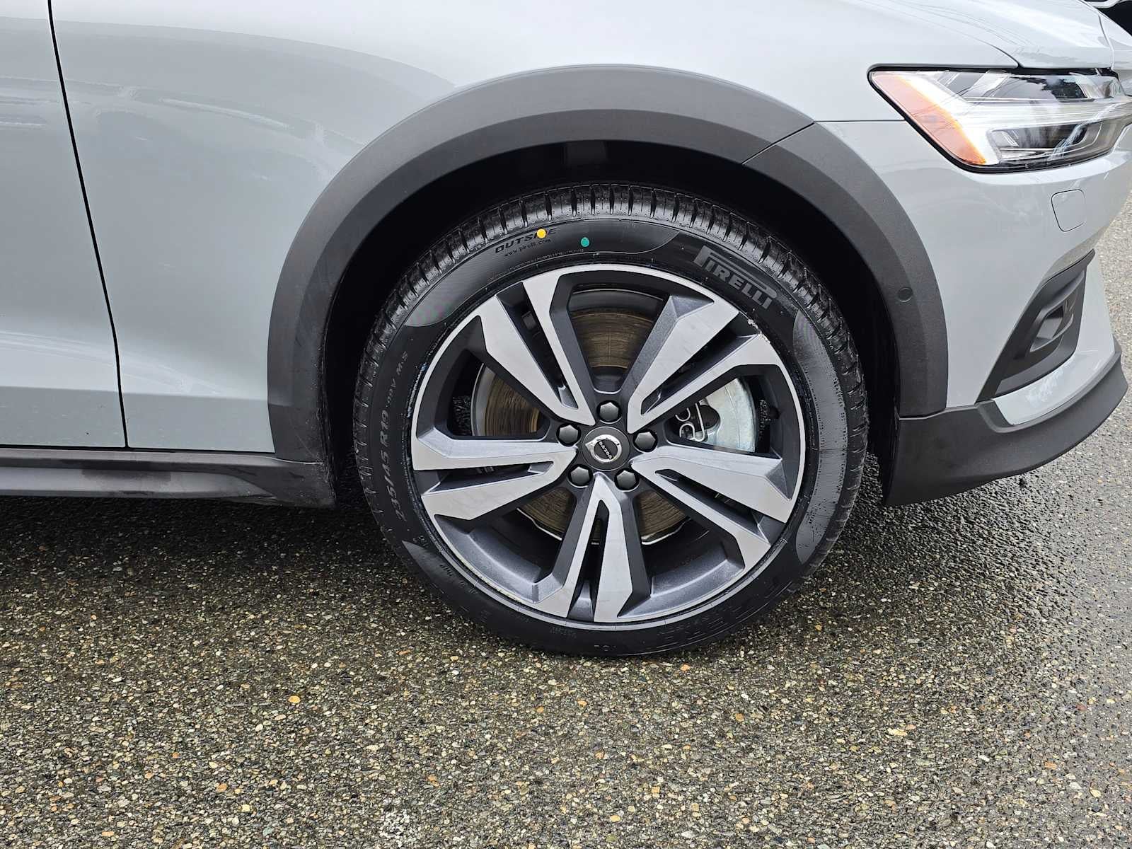 2025 Volvo V60 Cross Country Plus