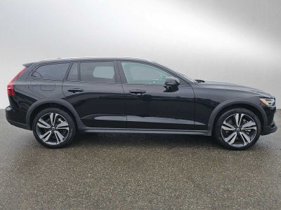 2025 Volvo V60 Cross Country Plus
