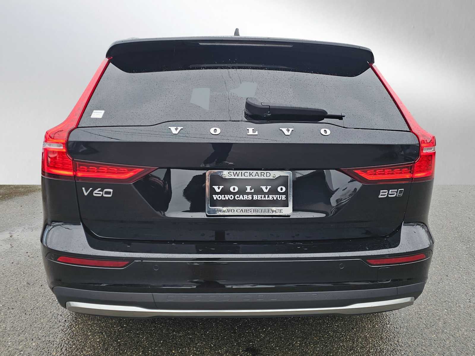 2025 Volvo V60 Cross Country Plus