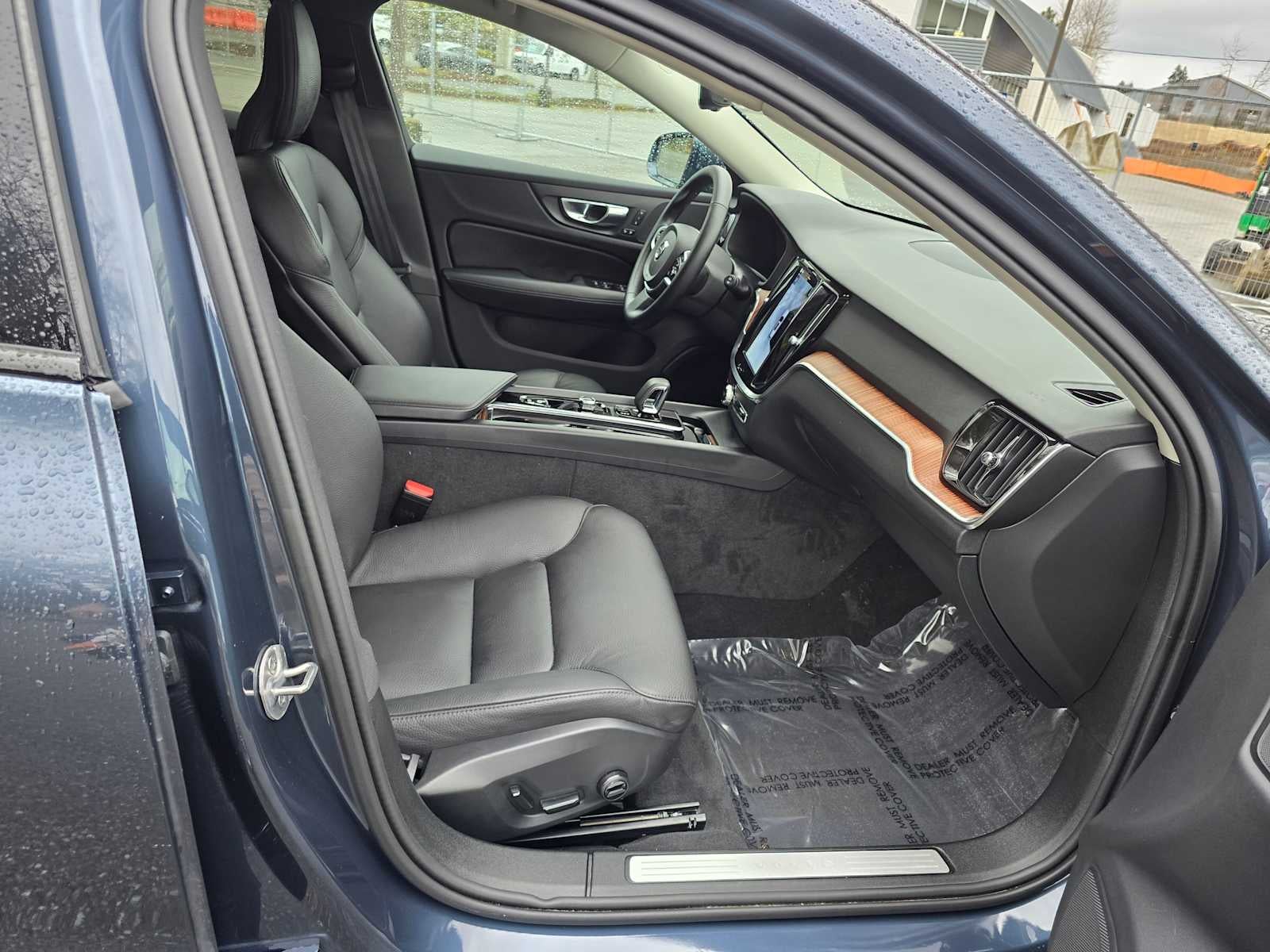 2025 Volvo V60 Cross Country Plus