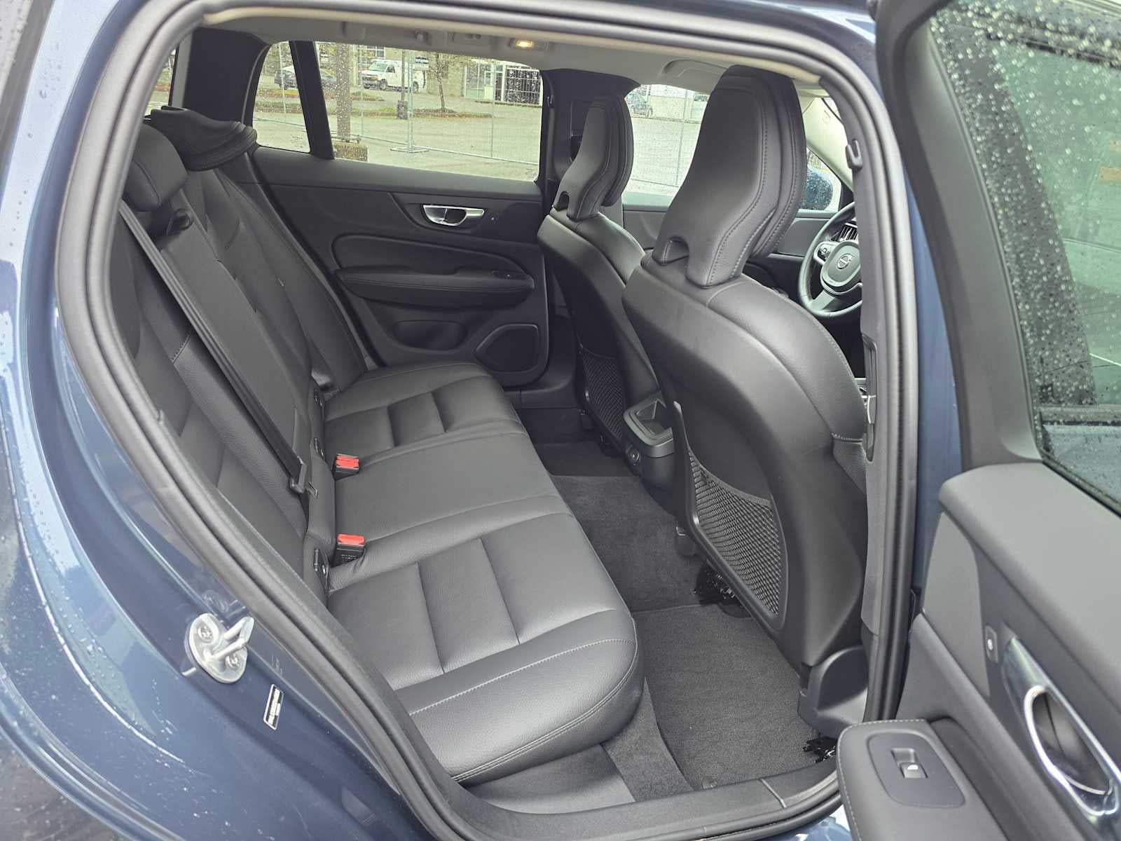 2025 Volvo V60 Cross Country Plus