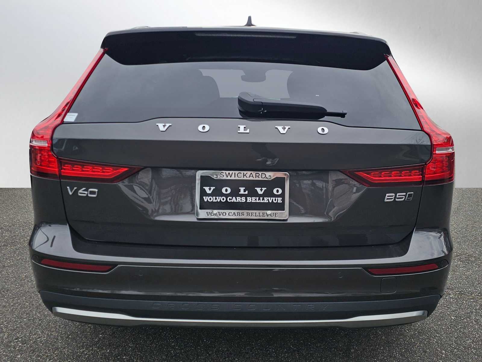 2025 Volvo V60 Cross Country Plus