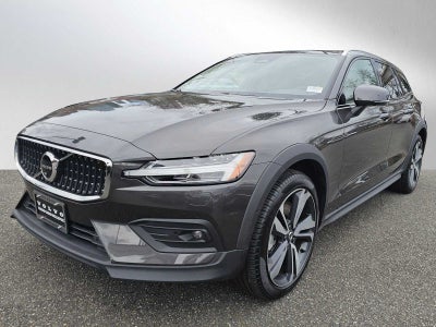 2025 Volvo V60 Cross Country Plus