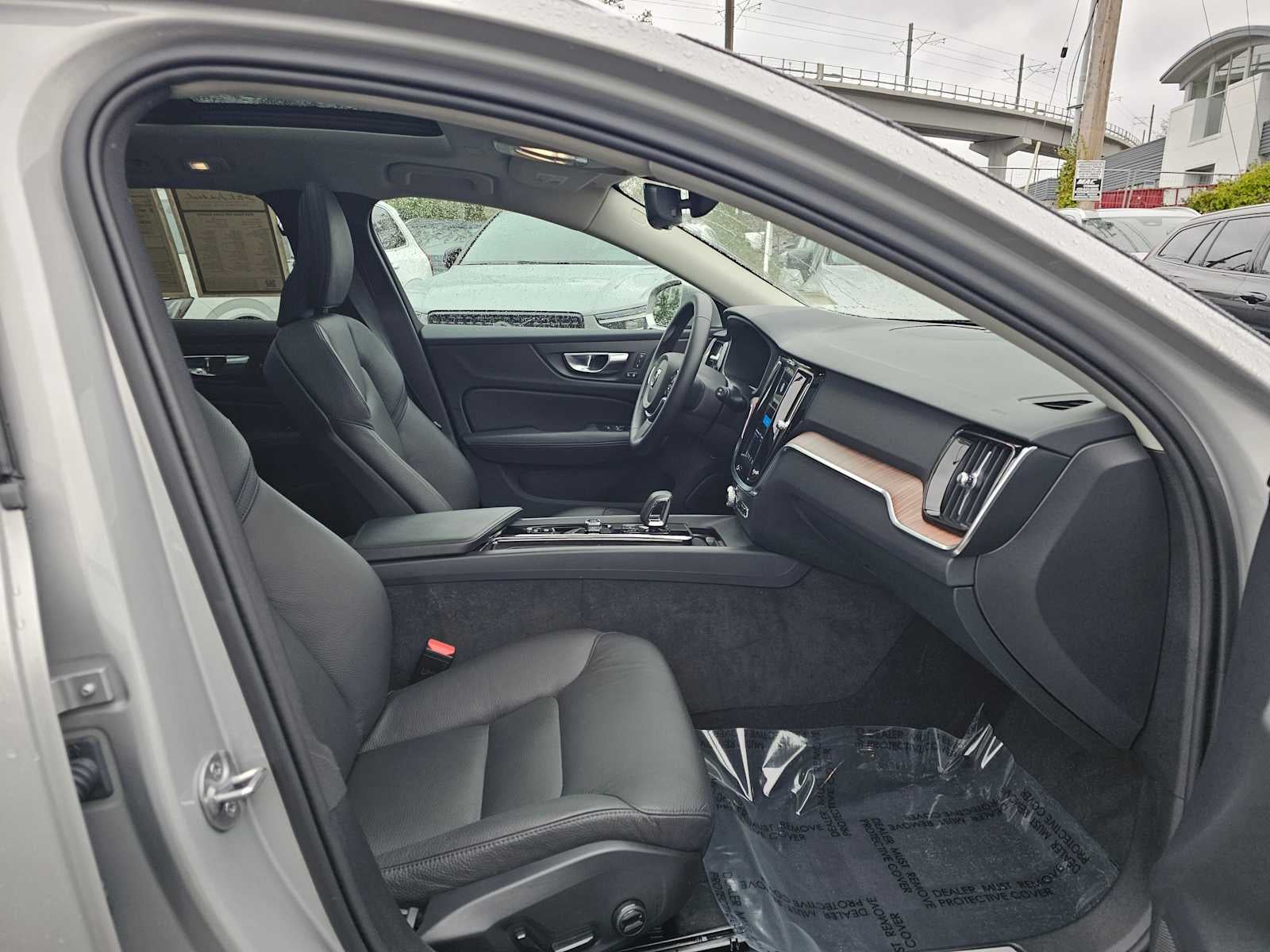 2025 Volvo V60 Cross Country Plus