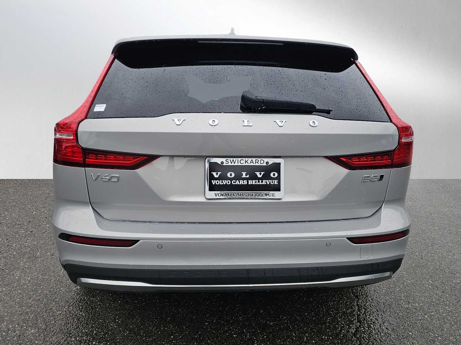 2025 Volvo V60 Cross Country Plus