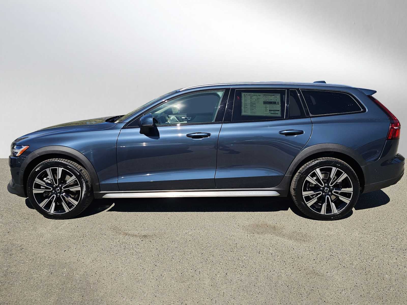 2026 Volvo V60 Cross Country Ultra