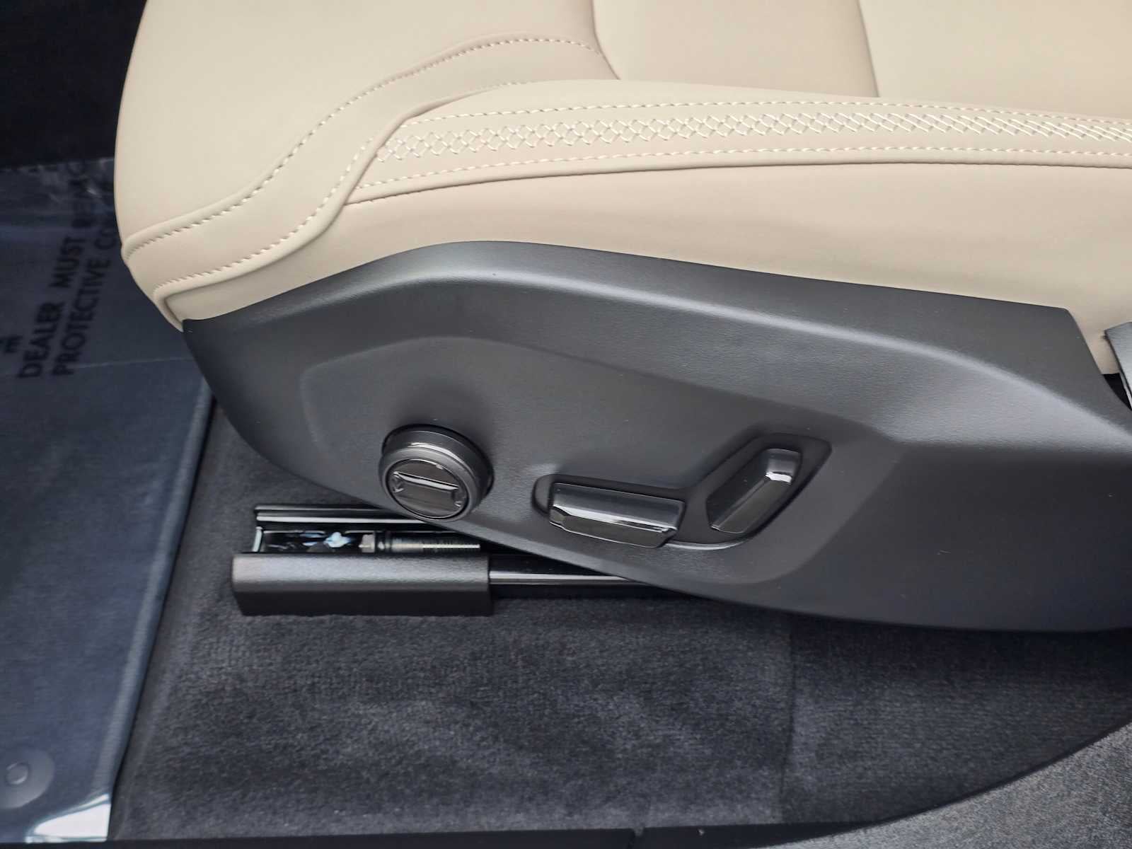 2026 Volvo XC90 Plus