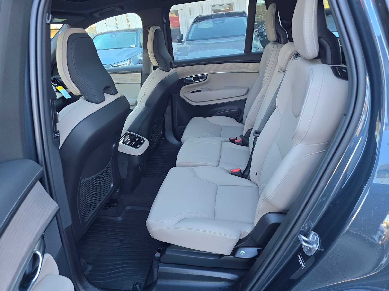 2026 Volvo XC90 Plus