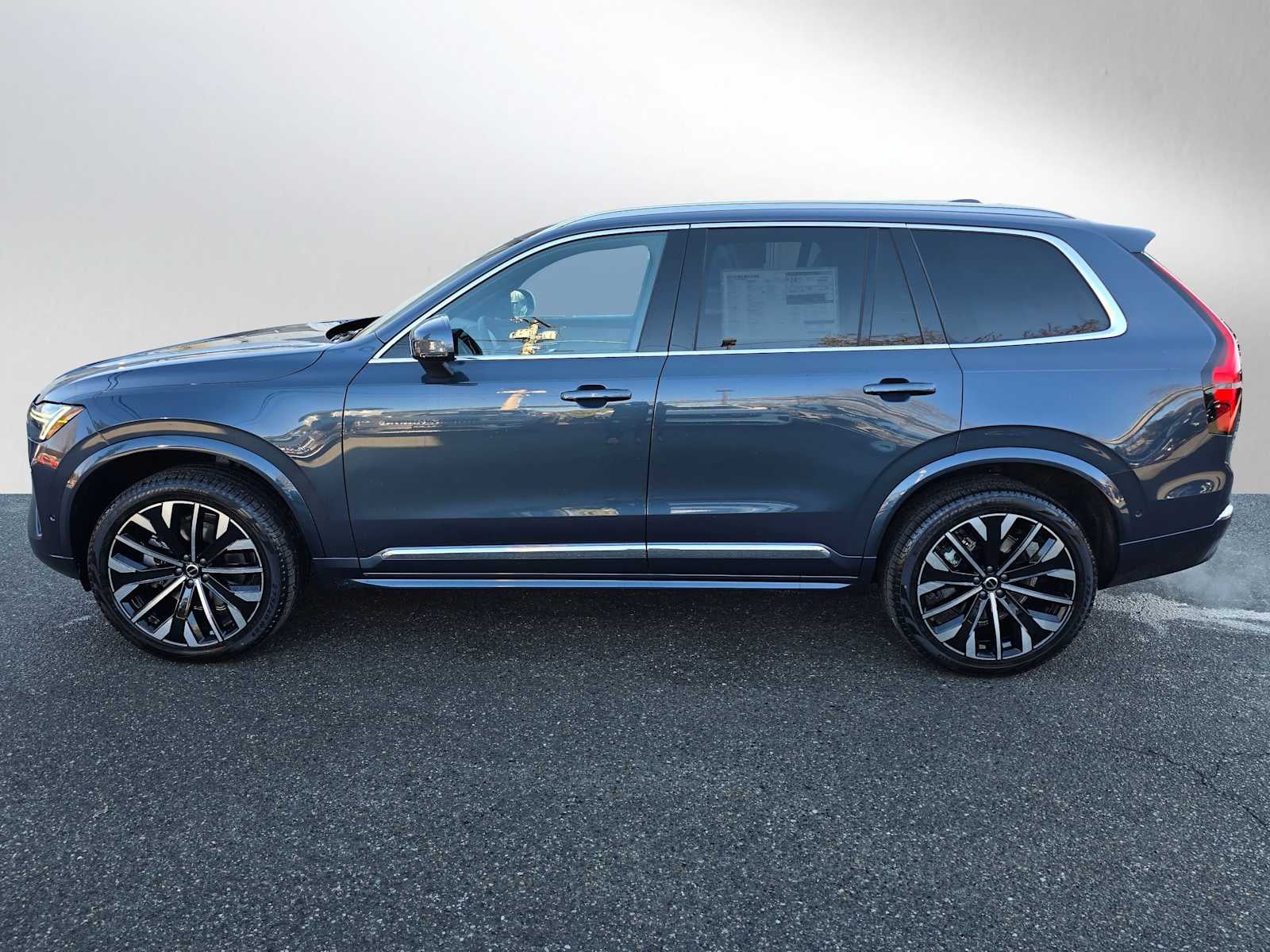 2026 Volvo XC90 Plus