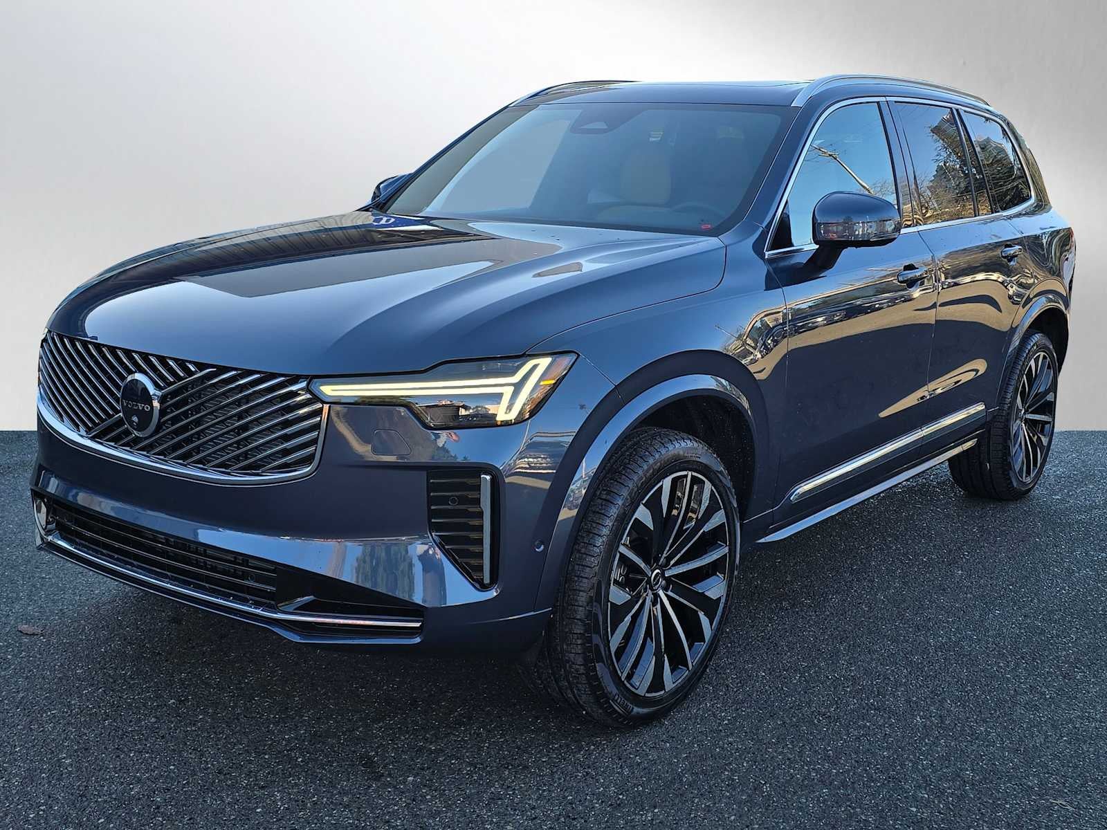 2026 Volvo XC90 Plus