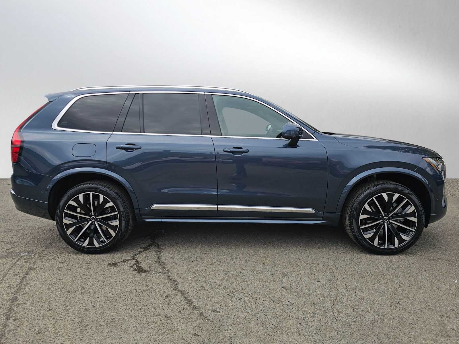 2026 Volvo XC90 Plus