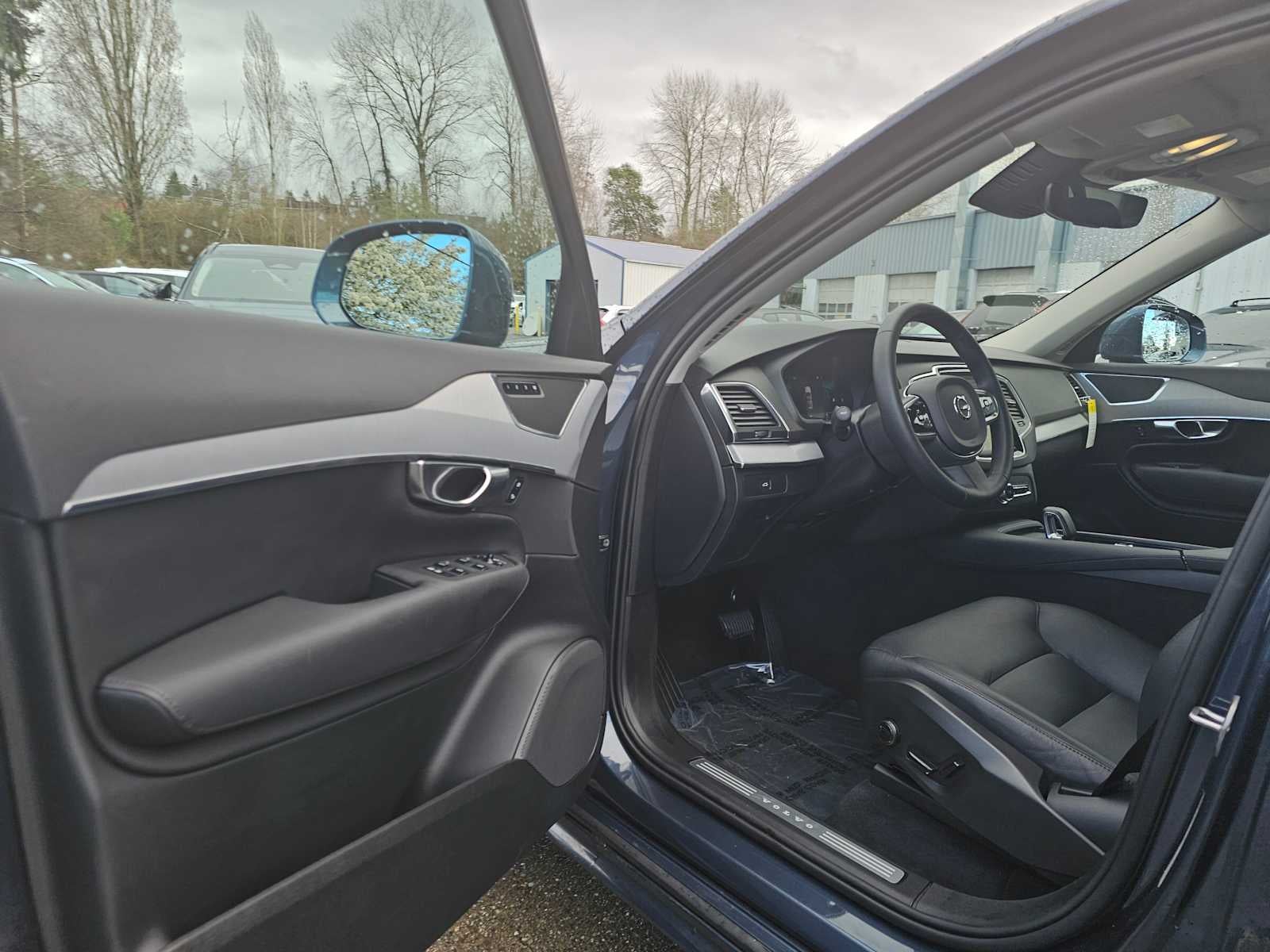 2025 Volvo XC90 Core