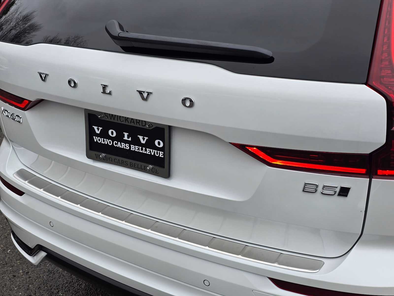 2026 Volvo XC60 Plus