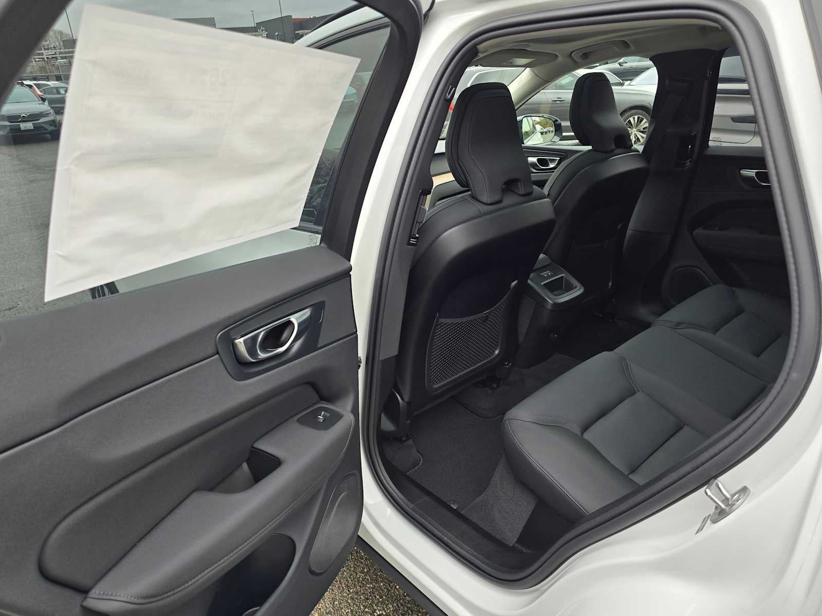 2026 Volvo XC60 Plus