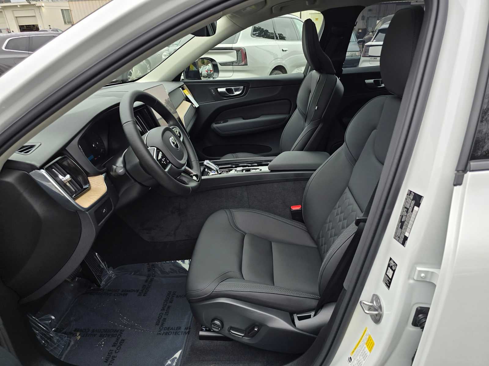 2026 Volvo XC60 Plus