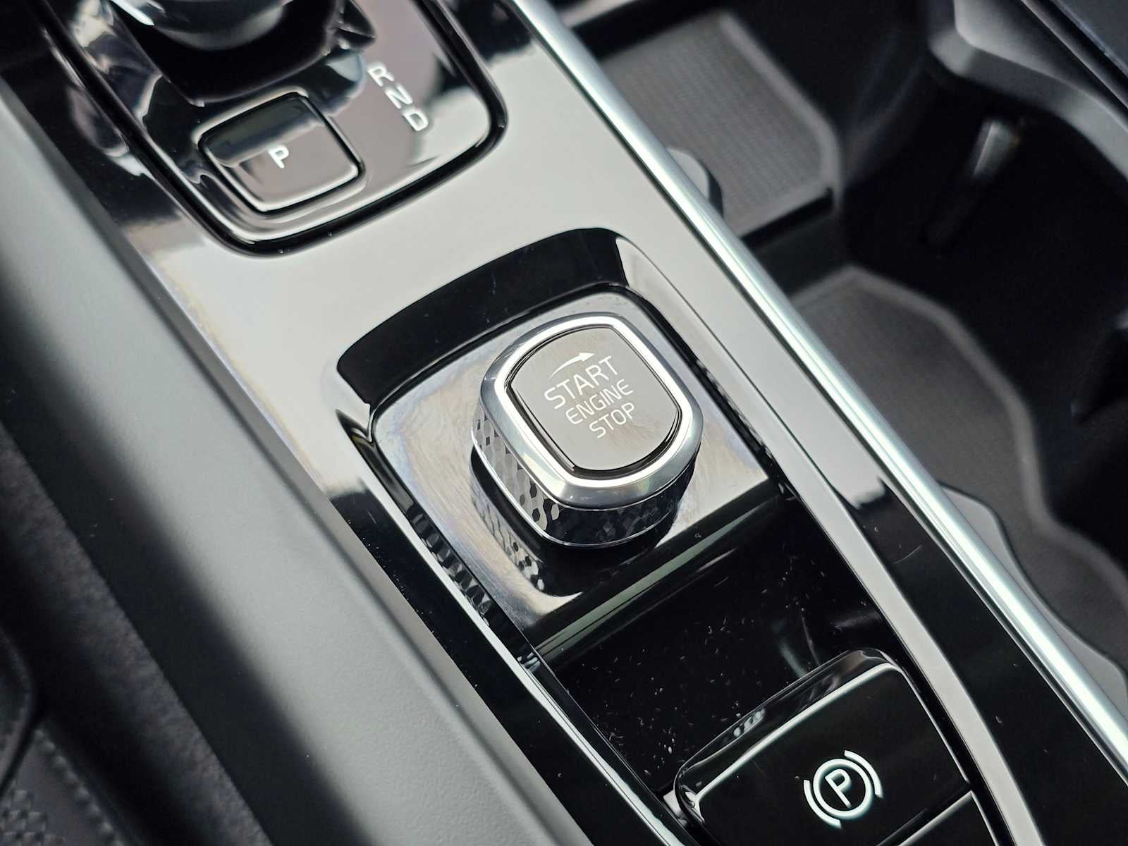 2026 Volvo XC60 Plus